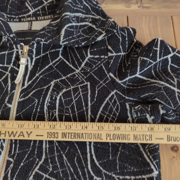 Tonia DeBellis Black White Abstract Print Jacket - Picture 8 of 14